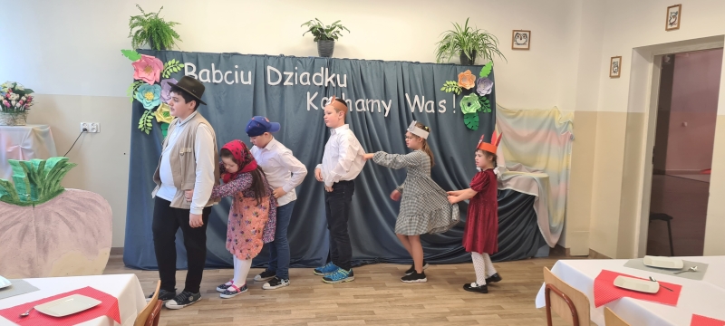 Dzień Babci i Dziadka – wyjątkowe osoby i wyjątkowe święto.