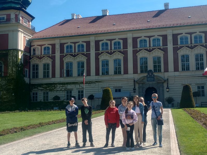 Perła Podkarpacia – Zamek w Łańcucie Wycieczka klasy VI Pa do Łańcuta.