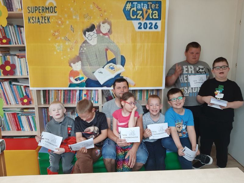 Ogólnopolska kampania czytelnicza: „Tata też czyta” w bibliotece szkolnej.